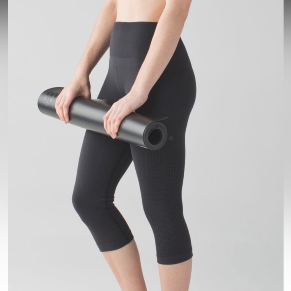 Lululemon Flow and Go Capri Black Seamless Leggings